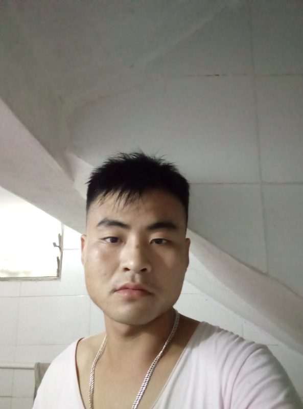 落叶知秋的第一张照片--哈尔滨相亲服务中心