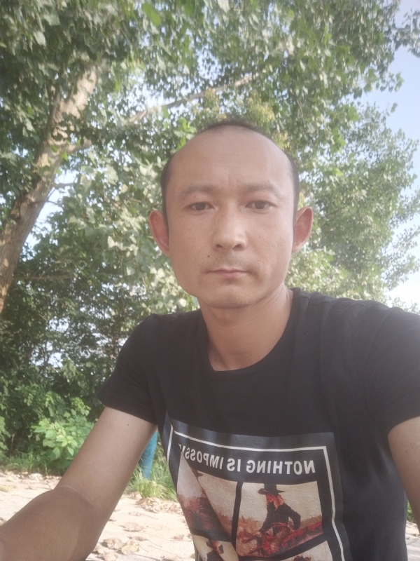 80大叔的第一张照片--哈尔滨相亲服务中心