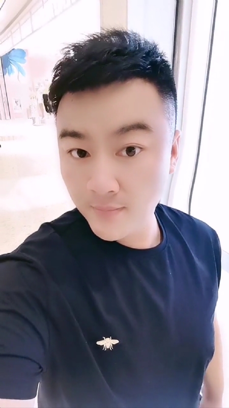 微风徐徐的第一张照片--哈尔滨相亲服务中心