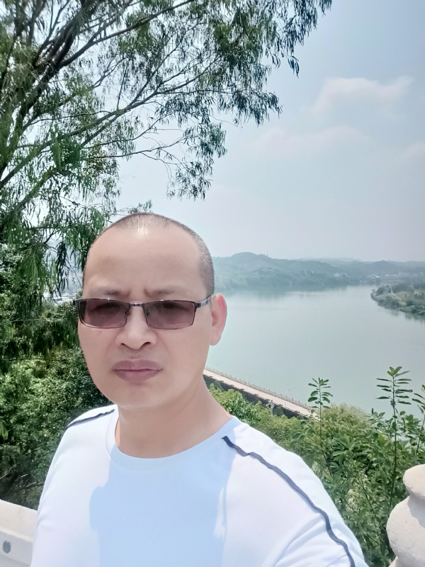 随缘随性的第一张照片--哈尔滨相亲服务中心