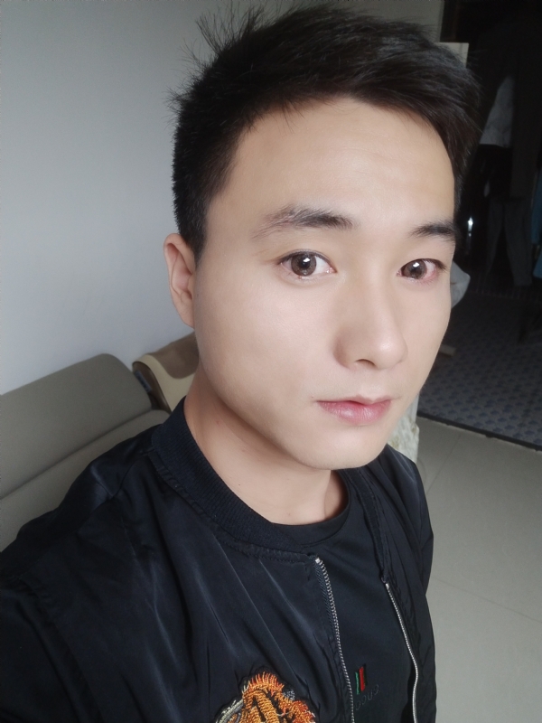 何凡的第三张照片--哈尔滨相亲服务中心