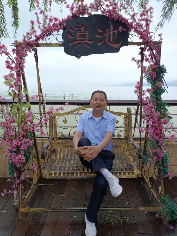 奋斗的第一张照片--哈尔滨相亲服务中心